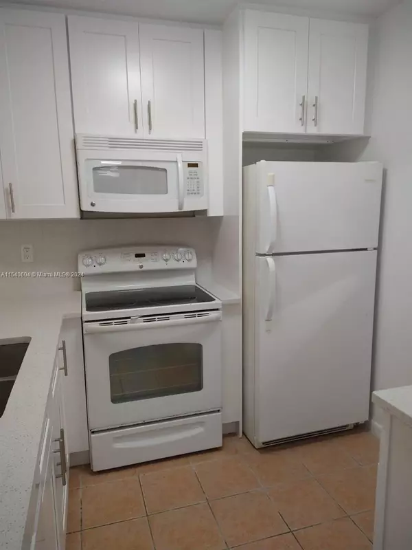 Lauderdale Lakes, FL 33313,5111 W Oakland Park Blvd #110