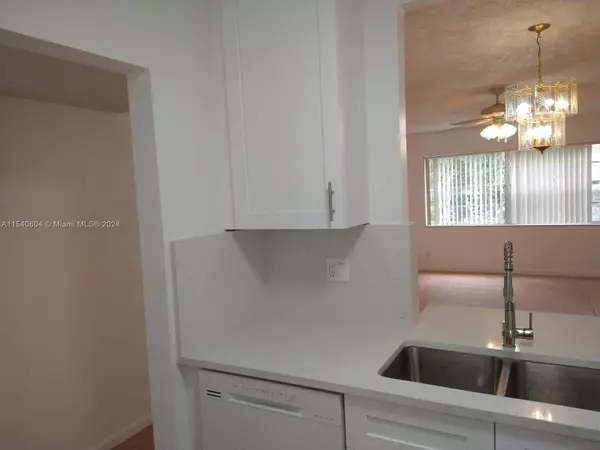 Lauderdale Lakes, FL 33313,5111 W Oakland Park Blvd #110