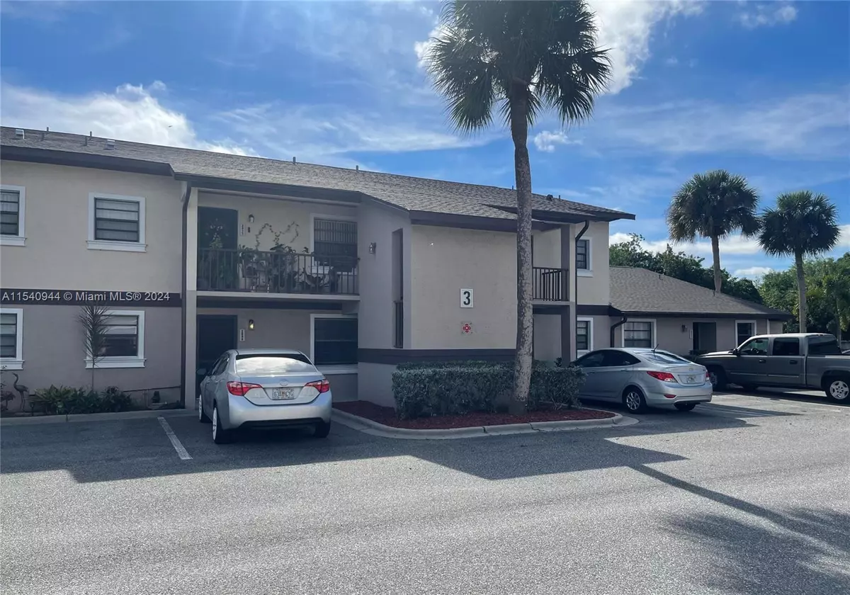 Melbourne, FL 32935,1049 JUNE DR #1049