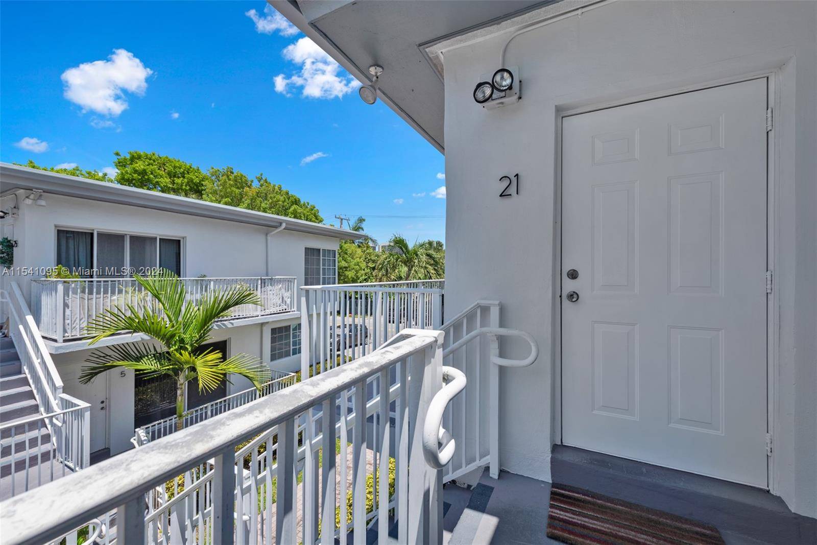Bay Harbor Islands, FL 33154,9260 Bay Harbor Ter #21