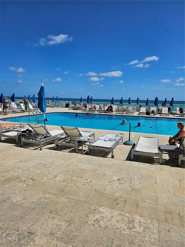 Sunny Isles Beach, FL 33160,19201 Collins Ave #620