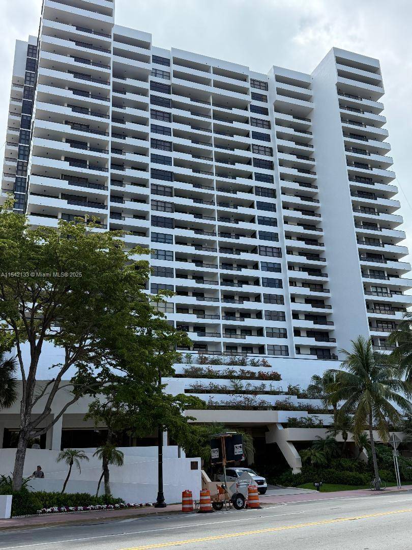 Miami Beach, FL 33140,2555 Collins Ave #506