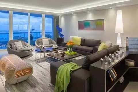 1643 Brickell Ave #3204, Miami, FL 33129
