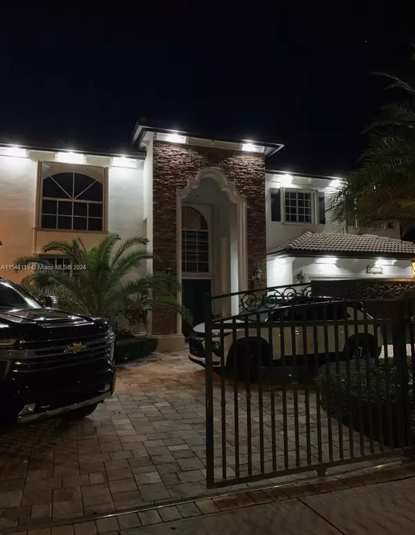 15206 SW 13th Ter, Miami, FL 33194