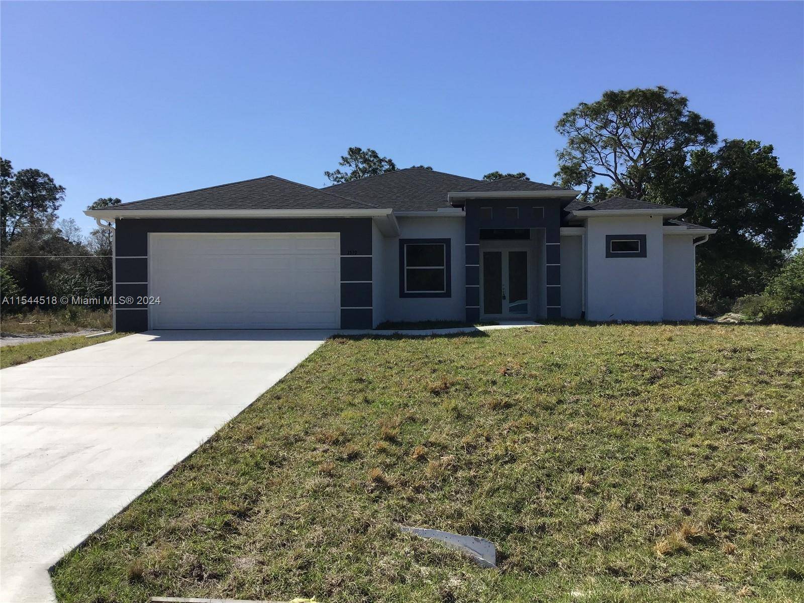 1519 GREENWOOD, Lehigh Acres, FL 33972