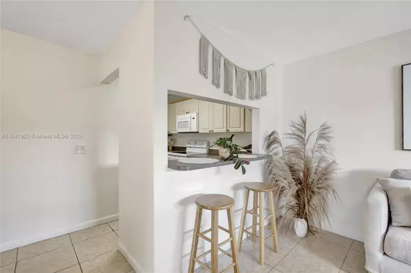 Pembroke Pines, FL 33024,561 NW 100th Pl #201
