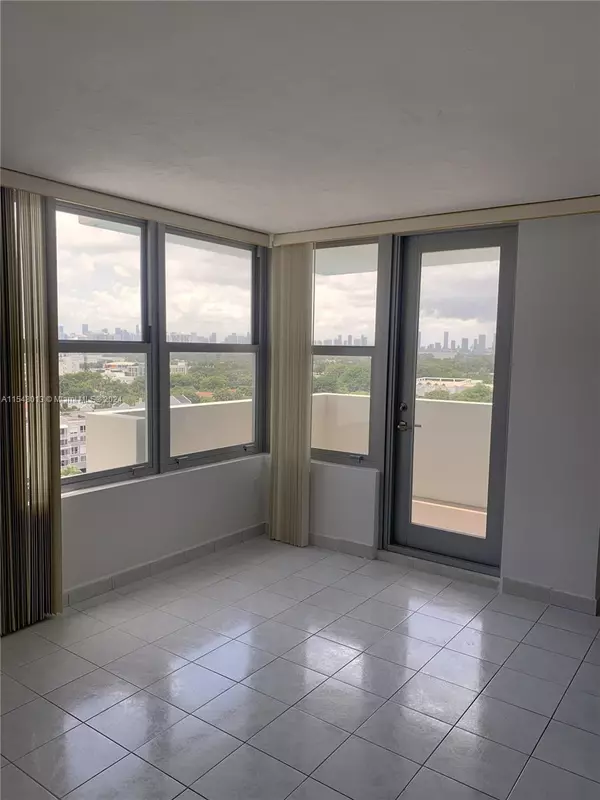 2899 Collins Ave #1522, Miami Beach, FL 33140