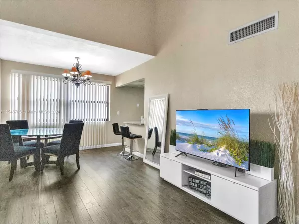 Miami, FL 33172,10300 NW 9th St Cir #201