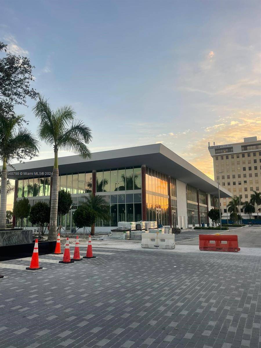 Hallandale Beach, FL 33009,1006 E HALLANDALE BEACH BLVD #4-104