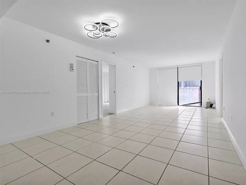 210 174th St #403, Sunny Isles Beach, FL 33160