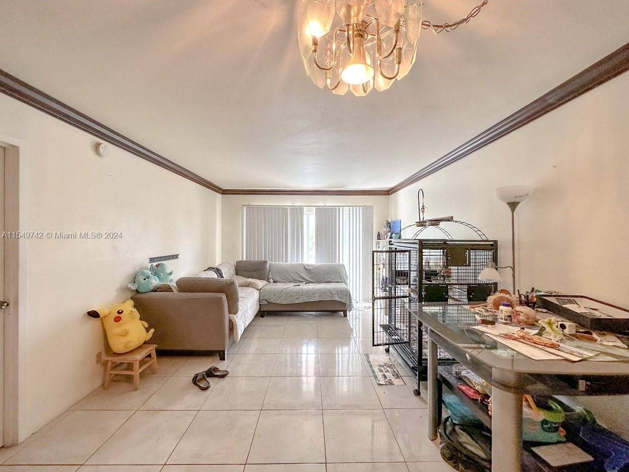 Hallandale Beach, FL 33009,2200 E Hallandale Beach Blvd #211