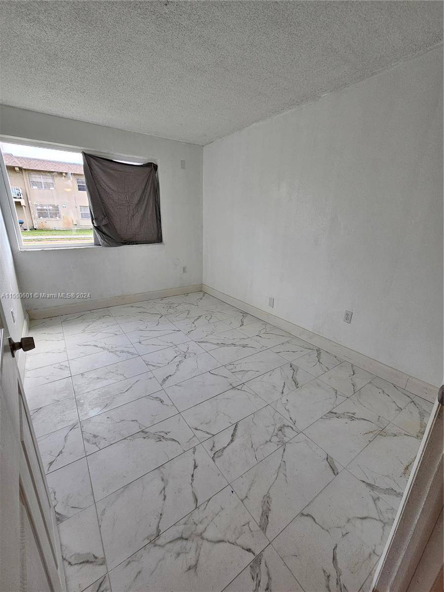 Miami Gardens, FL 33169,301 NW 177th St #136