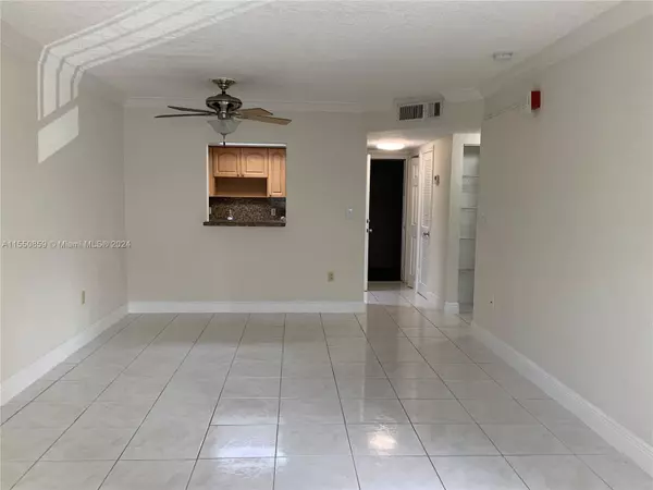 Miami Lakes, FL 33014,13920 Lake Placid Ct #B23