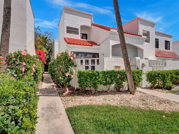 20941 Bay Ct #121-2,  Aventura,  FL 33180