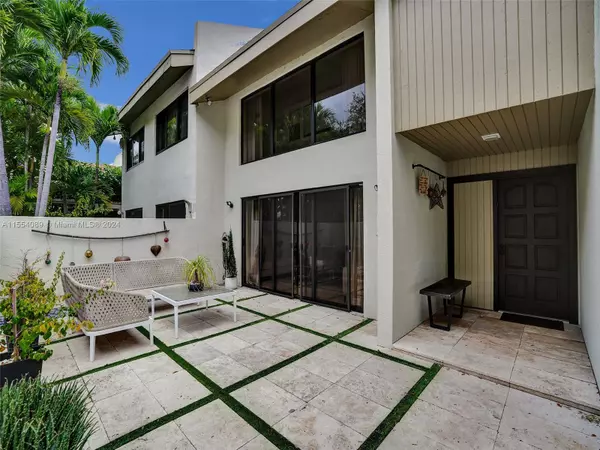 South Miami, FL 33143,7065 SW 67th Ave #13