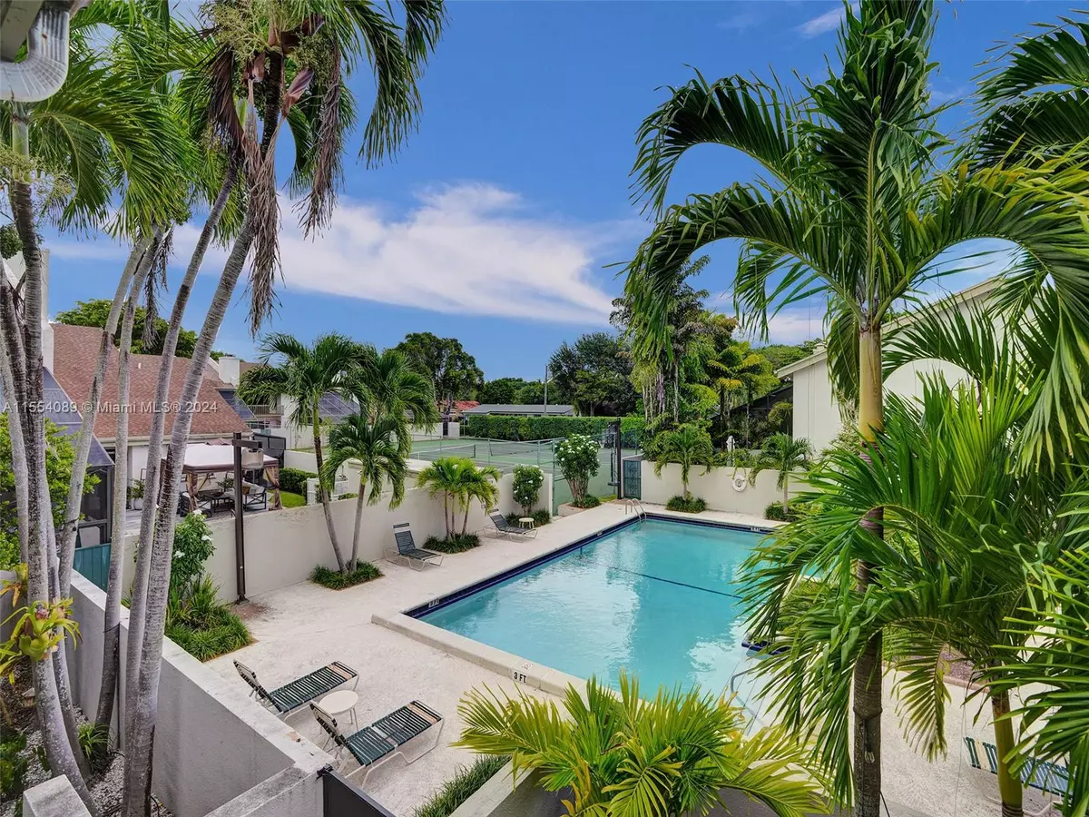 South Miami, FL 33143,7065 SW 67th Ave #13