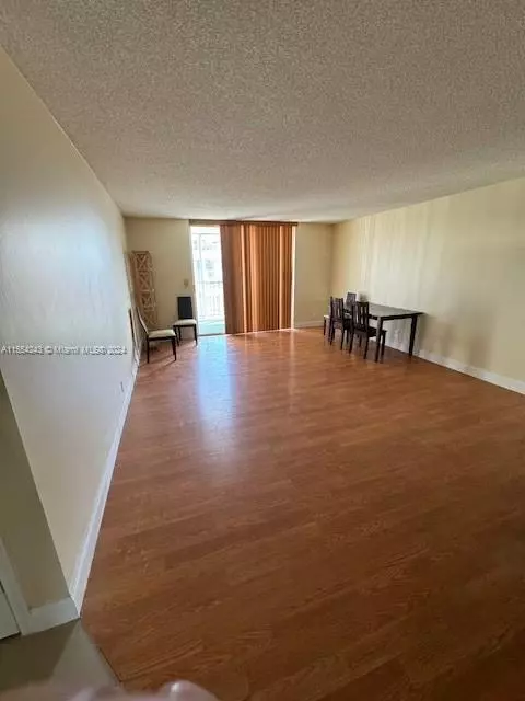 Hallandale Beach, FL 33009,319 NE 14th Ave #607