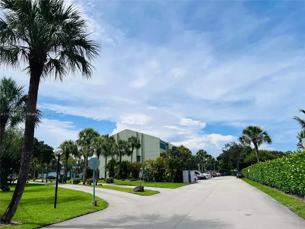Coral Springs, FL 33065,8911 NW 28th Dr #E