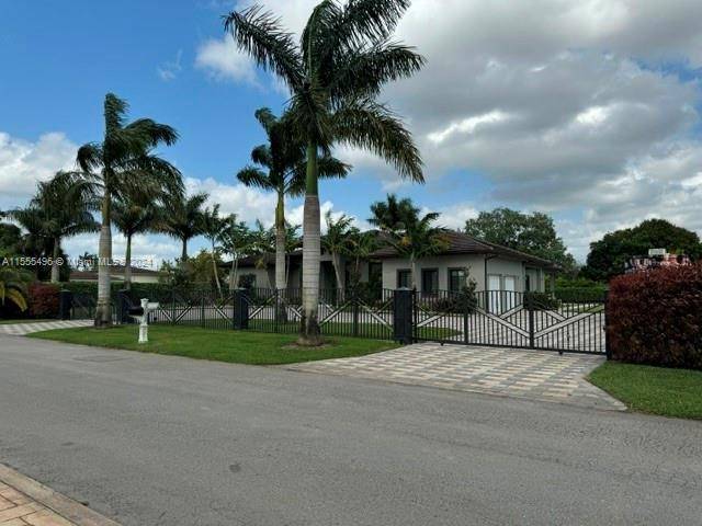 23055 SW 172 Ct, Miami, FL 33170