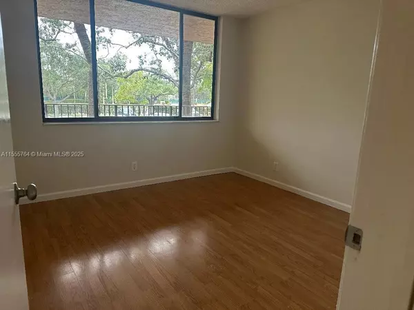 Plantation, FL 33322,8592 W Sunrise Blvd #214
