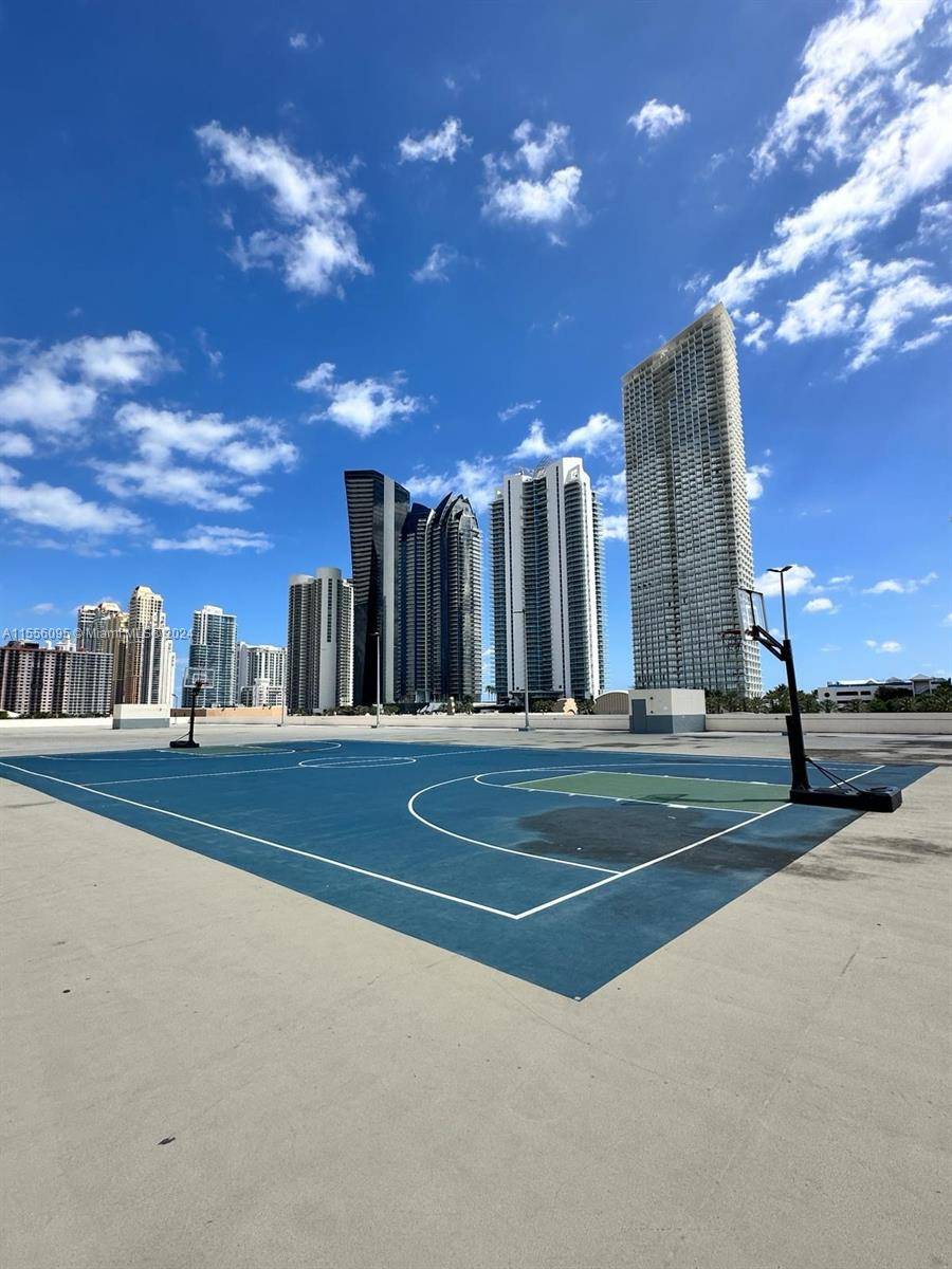 Sunny Isles Beach, FL 33160,17021 N Bay Rd #427-4