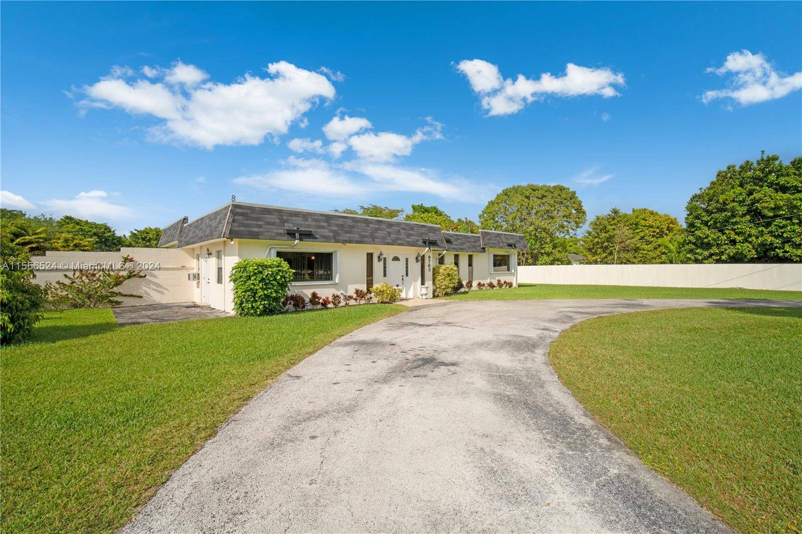 Miami, FL 33173,9763 SW 68th St