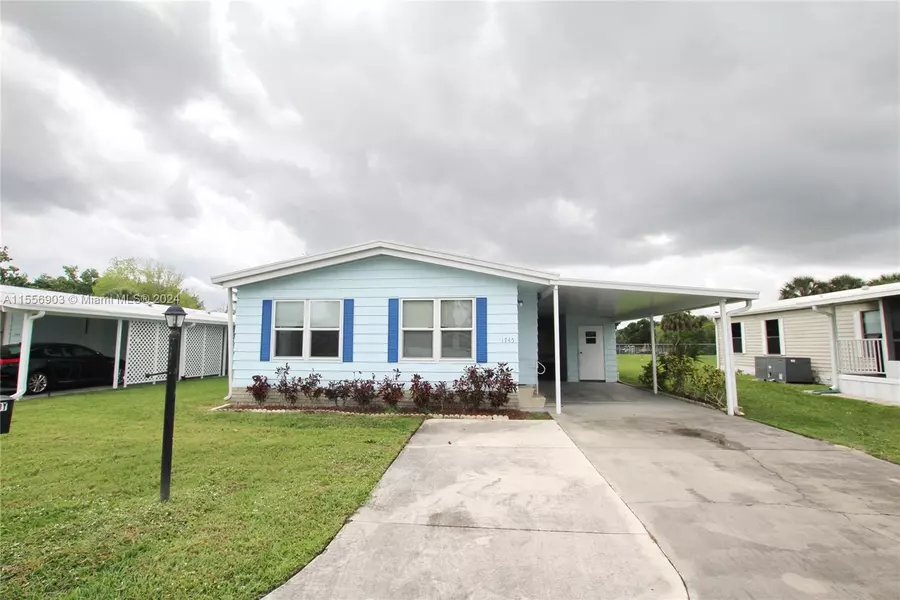 1745 SW 35th Circle, Okeechobee, FL 34974