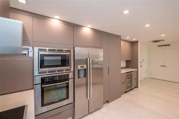 Bal Harbour, FL 33154,9801 Collins Ave #12E Remodeled