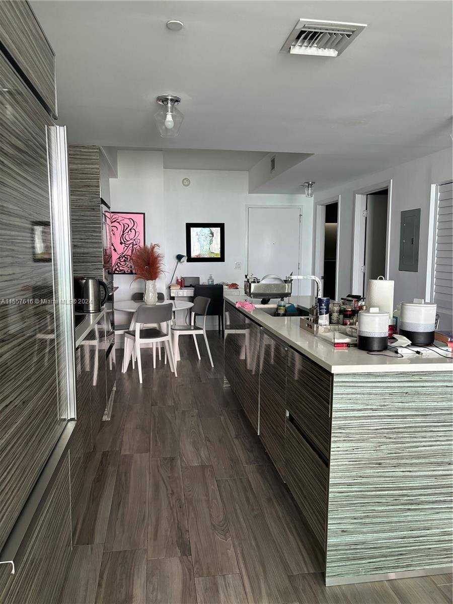Miami, FL 33137,460 NE 28th St #2807