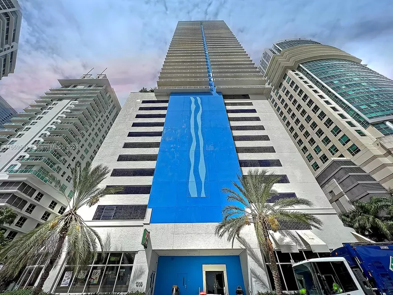 1200 Brickell Bay Dr #3814, Miami, FL 33131