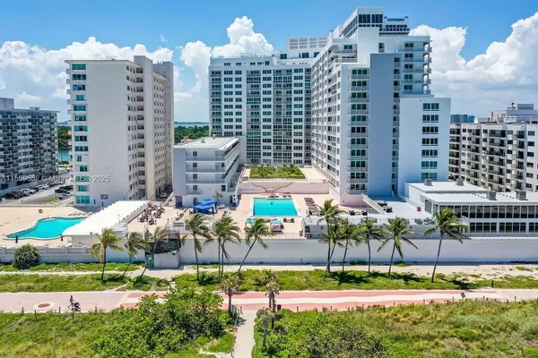 Miami Beach, FL 33140,5401 Collins Ave #209