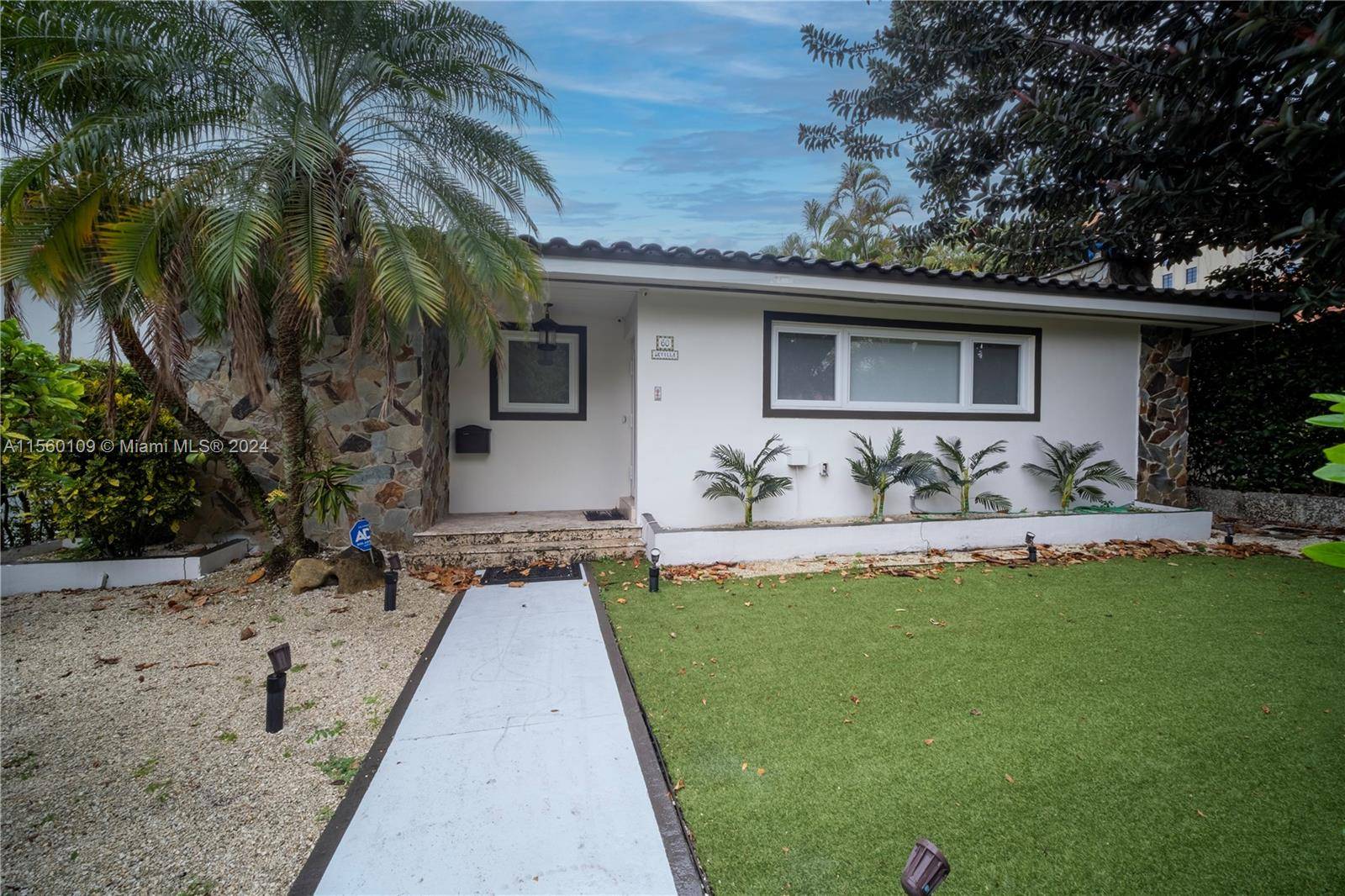 60 Sevilla Ave, Coral Gables, FL 33134