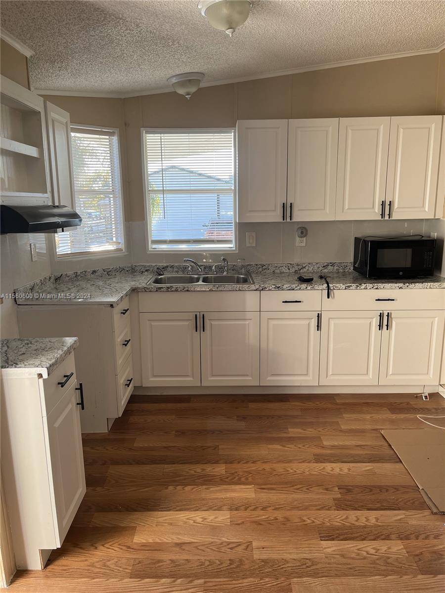 Miami, FL 33187,19800 SW 180 AVE UNIT 574