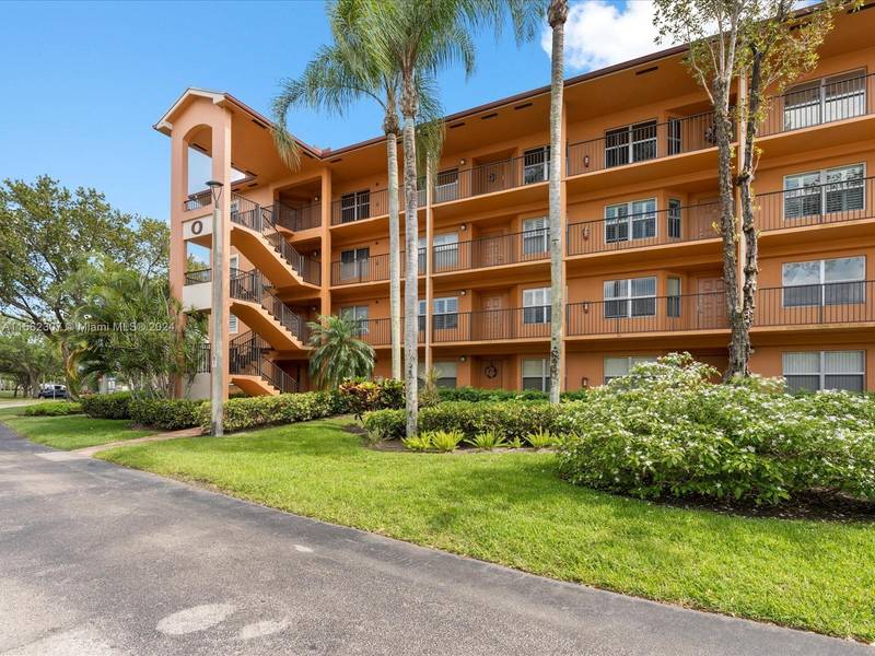 571 SW 142nd Ave #101O, Pembroke Pines, FL 33027