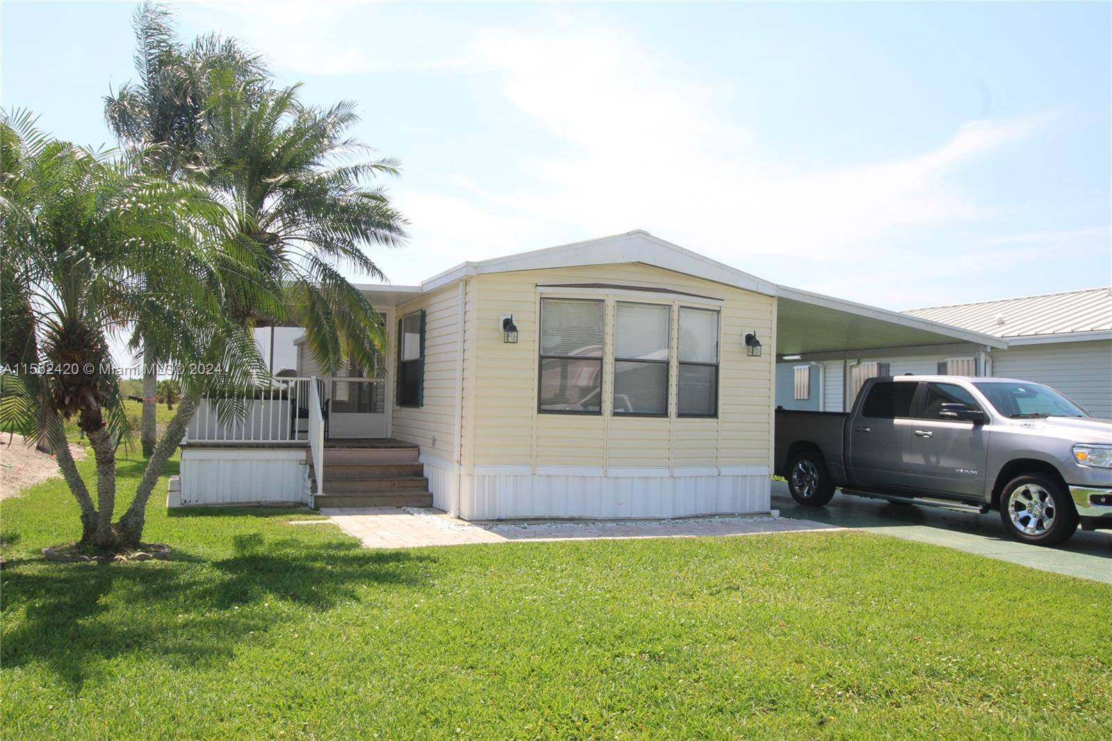 Okeechobee, FL 34974,1326 SW 44th Blvd #15