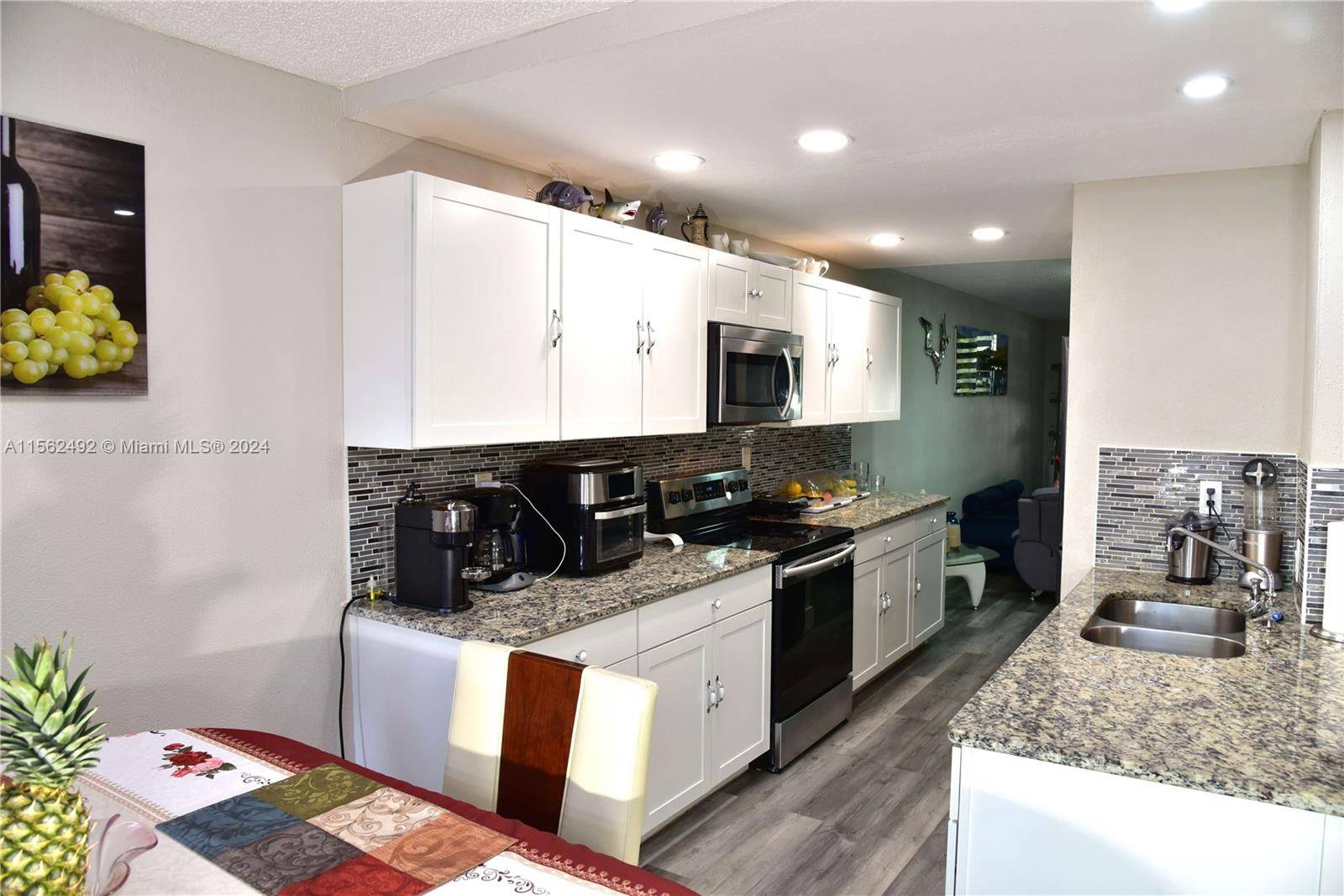 7401 NW 16th St #205,  Plantation,  FL 33313