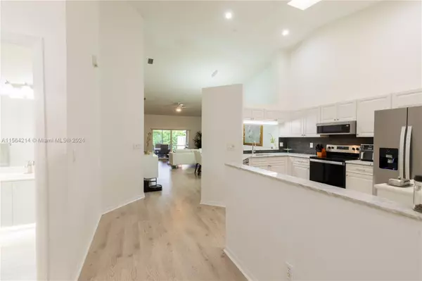 Tamarac, FL 33321,9925 Malvern Dr