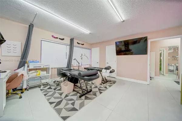 Hialeah, FL 33013,Beauty Wax Studio For Sale in Hialeah