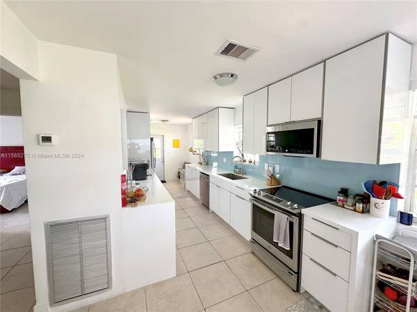 North Miami Beach, FL 33162,1850 NE 161st St