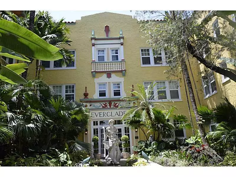 536 14th St #107, Miami Beach, FL 33139