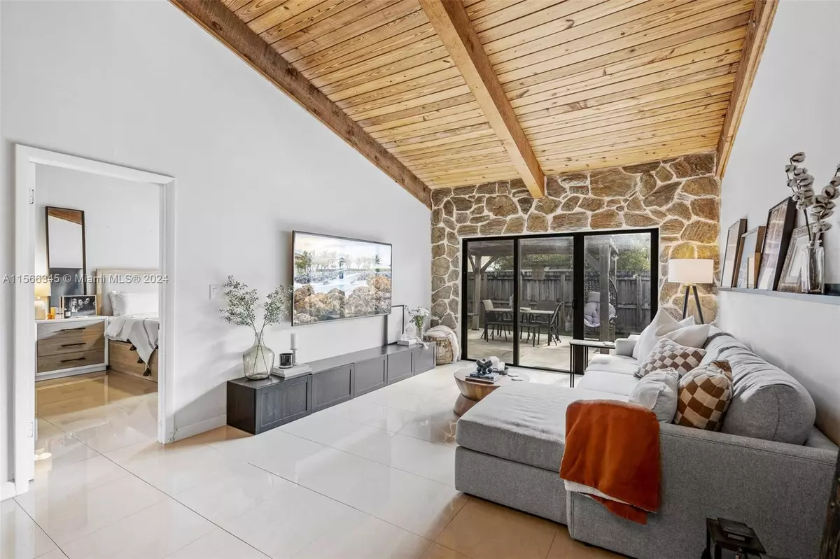 Pembroke Pines, FL 33026,2301 Yucca Ave #2301