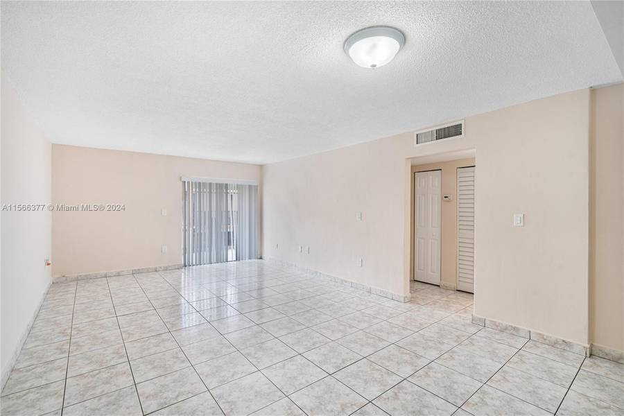 1950 W 56th St #2304B, Hialeah, FL 33012