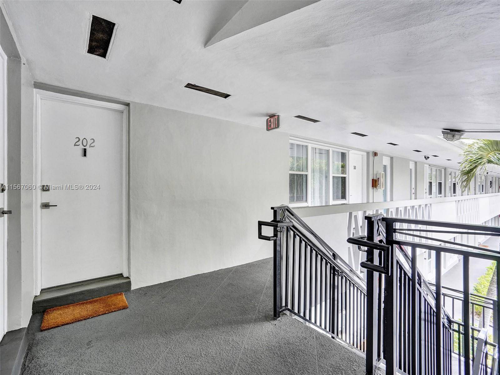 Coral Gables, FL 33133,35 Edgewater Dr #202