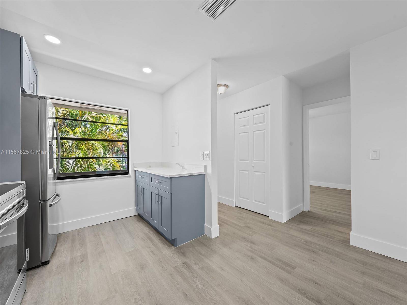 Boca Raton, FL 33428,9307 Pecky Cypress Ln #17D