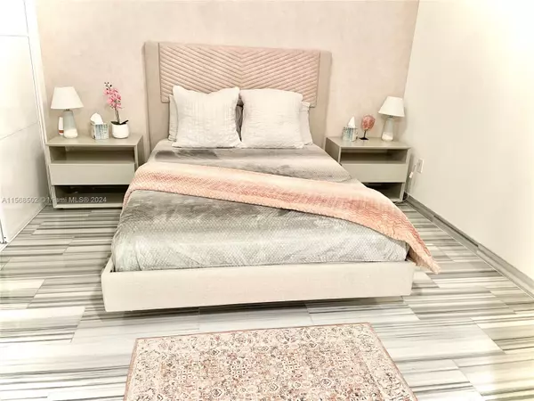 Hallandale Beach, FL 33009,1830 S Ocean Dr #3812