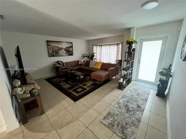 Miami, FL 33165,2134 SW 98th Ave