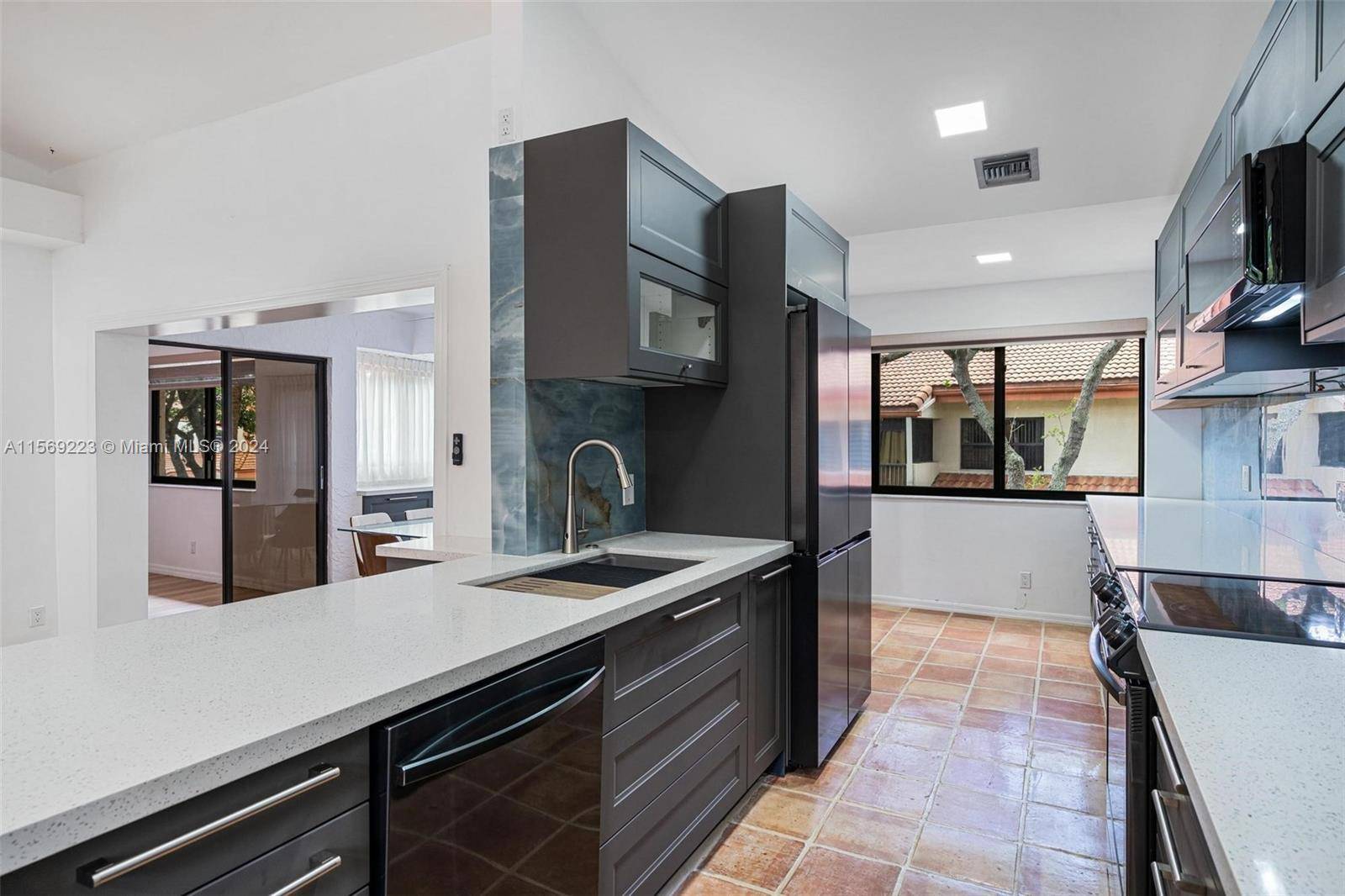 Hollywood, FL 33021,3346 Water Oak Dr #1605