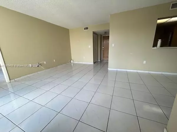 Miami, FL 33175,2055 SW 122nd Ave #305