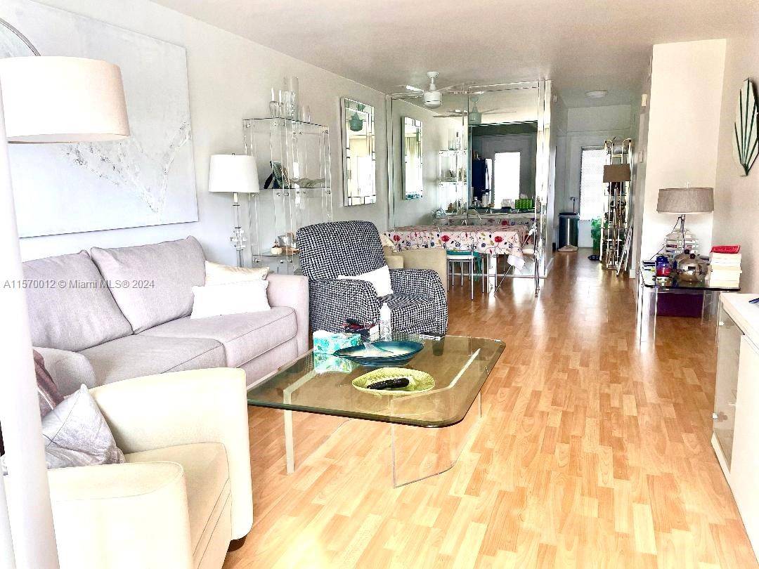 Hallandale Beach, FL 33009,465 Paradise Isle Blvd #101