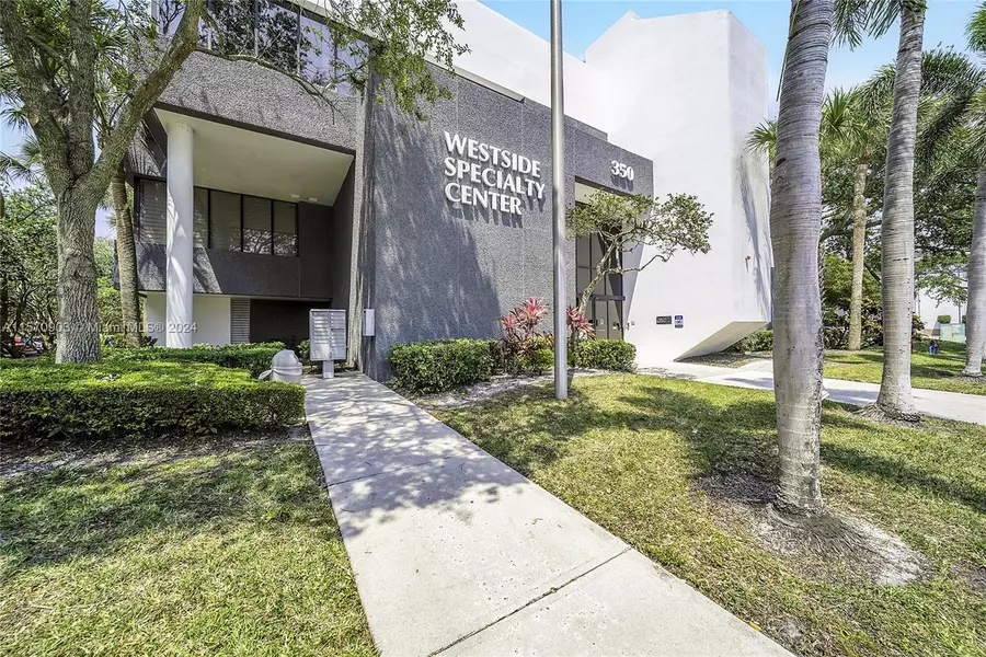 350 N Pine Island Rd #300, Plantation, FL 33324